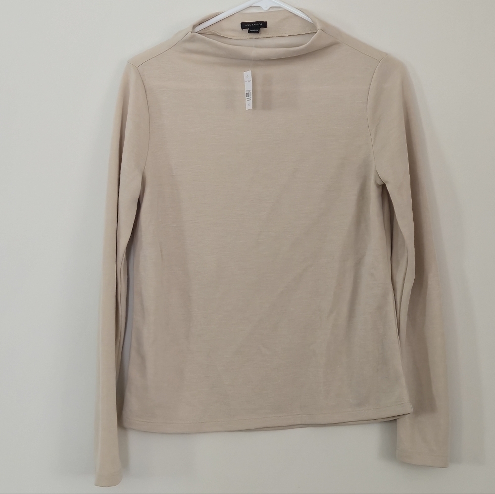 Poshmark: Ann Taylor XS Minimalist Beige Mock Neck Long Sleeve Fine Knit Top